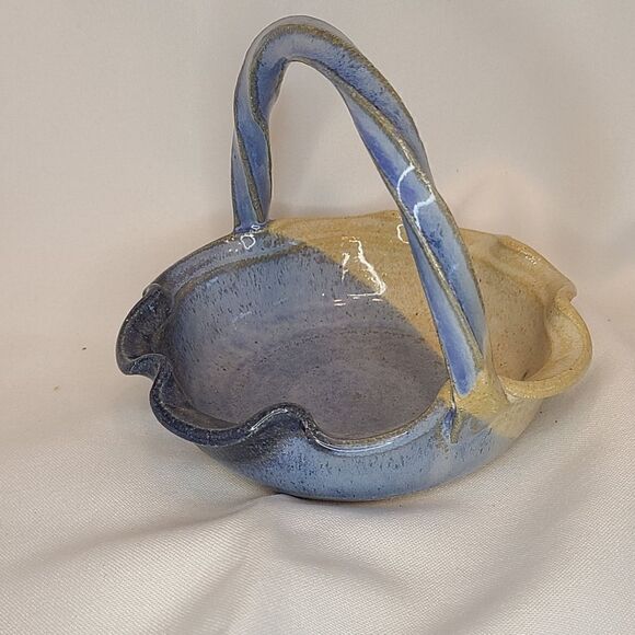 Handmade Pottery Trinket basket, signed, blue tan glaze - Picture 1 of 5